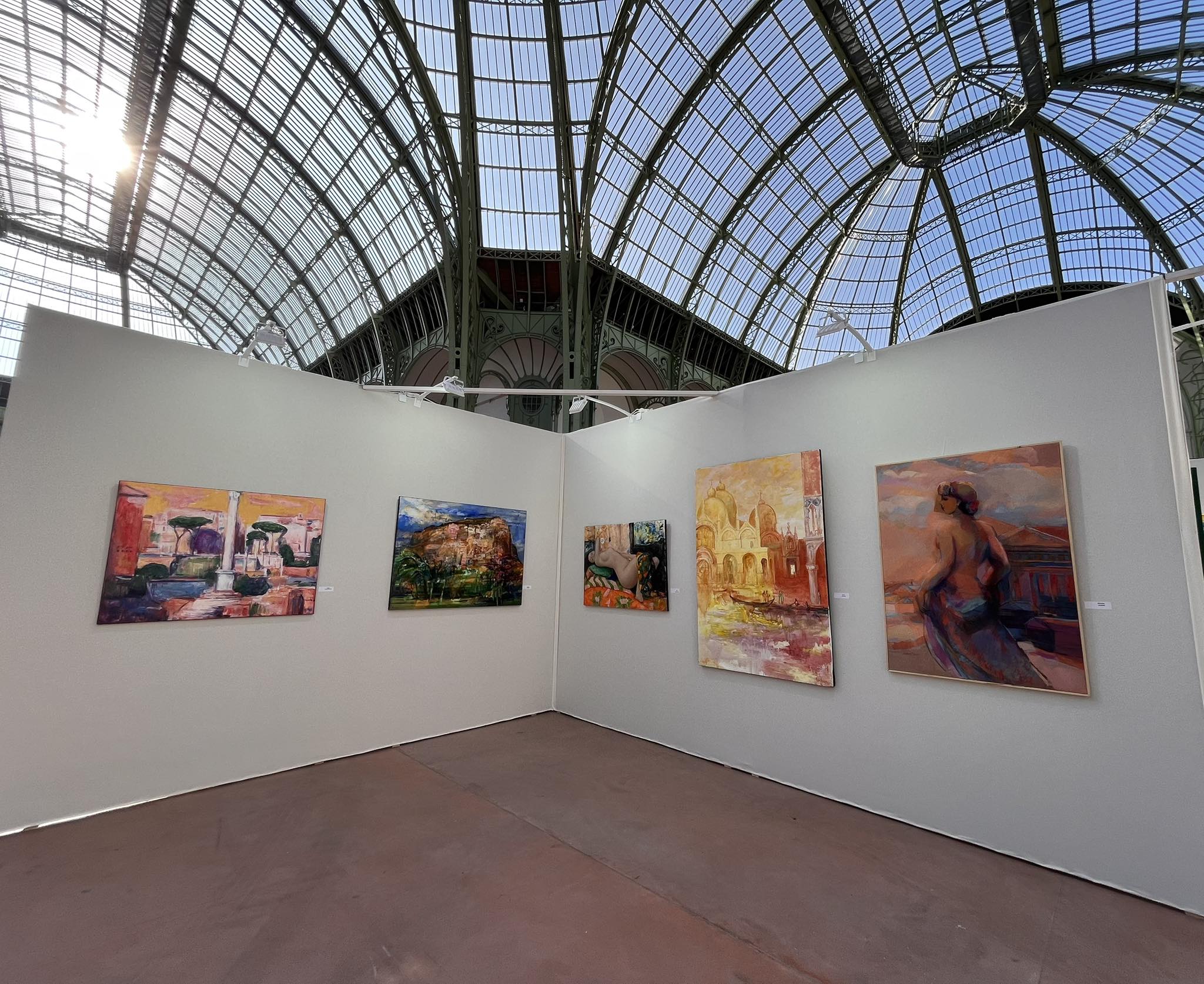 «Foro» (première à gauche) Grand Palais - Compairasons 2025, Paris (actuellement en collection privée)